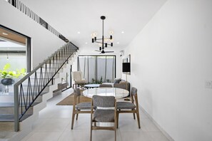 Deluxe Villa | Dining room - Melasti Villa by Betterplace (Canggu)