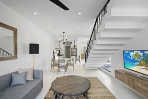 Deluxe Villa | Living area | Flat-screen TV - Melasti Villa by Betterplace (Canggu)