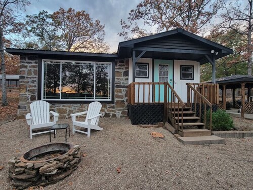 Little Blue, Charming Lakefront McAlester OK