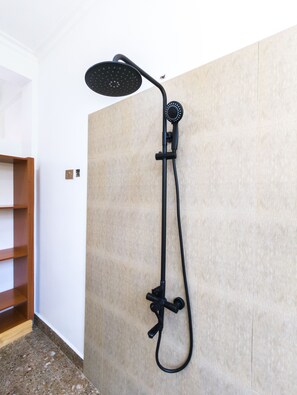 ห้องคอมฟอร์ท | ห้องน้ำ