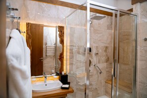 Bathroom - Wyndham Residences Aqkol (Akkol)