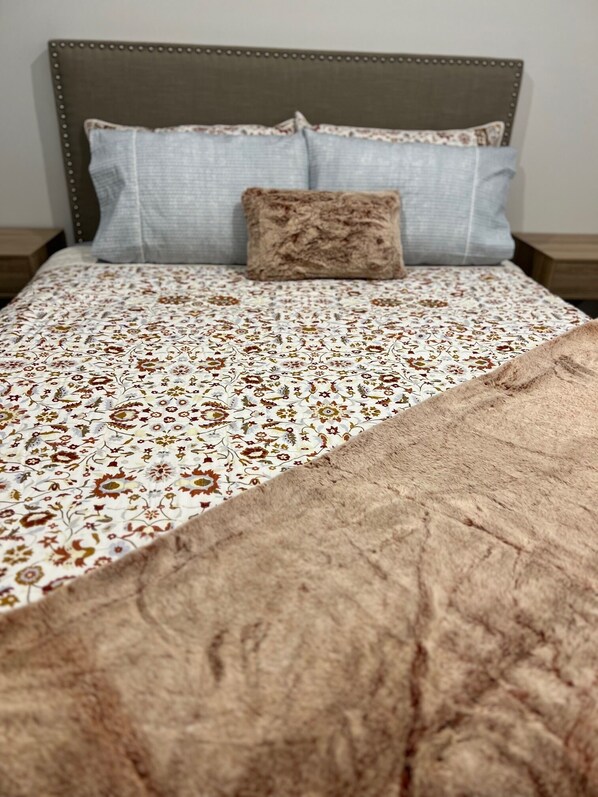 2 bedrooms, iron/ironing board, free WiFi, bed sheets