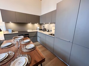 Fridge, dishwasher - Luxurious 3BR Apartment in Les Gets Center – Terrace, Parking, WiFi (Les Gets)