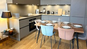 Fridge, dishwasher - Luxurious 3BR Apartment in Les Gets Center – Terrace, Parking, WiFi (Les Gets)