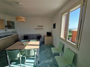 Interior - A6 third row foreground (Marzamemi)
