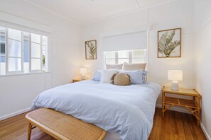 3 bedrooms, desk, iron/ironing board, travel cot