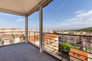 Unclassified image, 2 of 28, button - TERRAZZA61 - Apartment with an amazing views of the city of Cagliari (Cagliari)