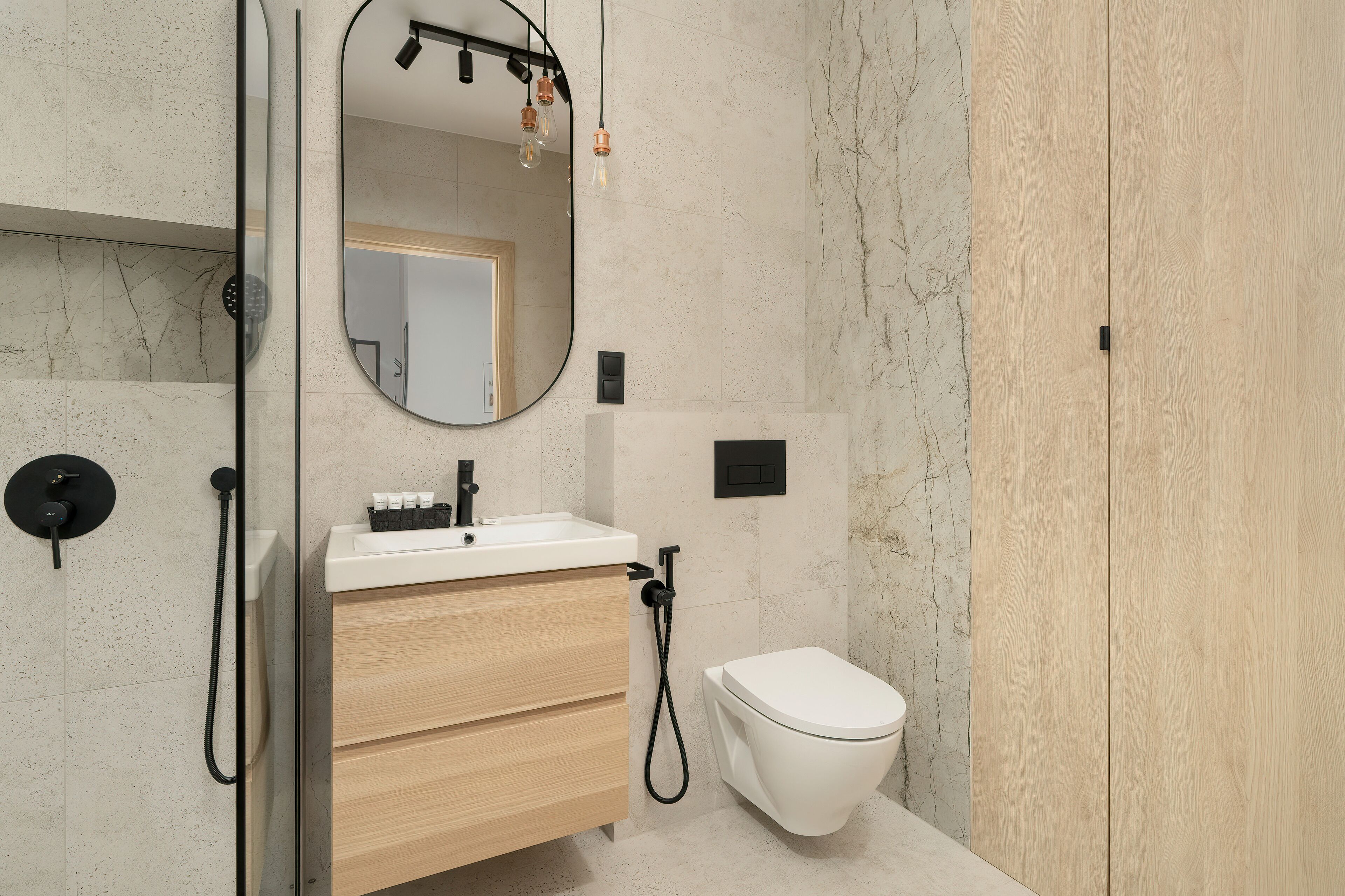 Apartment, 2 Bedrooms, Balcony | Bathroom | Shower, towels