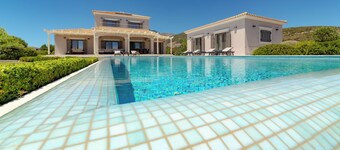 Villa Robola, a hidden gem nestled in the serene village of Mavrata.