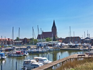 Marina - Floating Houses - Komfortable Schwimmende Ferienhäuser im Barther Yachthafen (Barth)