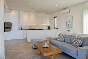 Living area - Villa Alina w/infinity pool and sea view,4-bedroom villa at Plakias (Plakias)