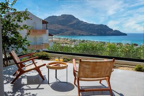 Terrace/patio - Villa Alina w/infinity pool and sea view,4-bedroom villa at Plakias (Plakias)