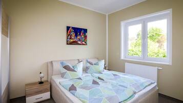 2 bedrooms, individually decorated, individually furnished, free WiFi