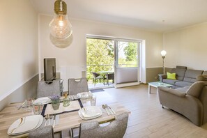 Condo | Living area | Flat-screen TV, heated floors - Amselresidenz 3 - FINK (Binz)
