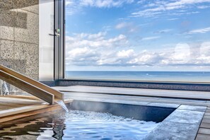 Hot springs - SEA 351 (Shirahama)