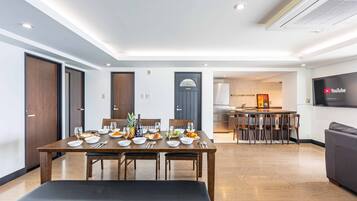 Deluxe Apartment | Free WiFi