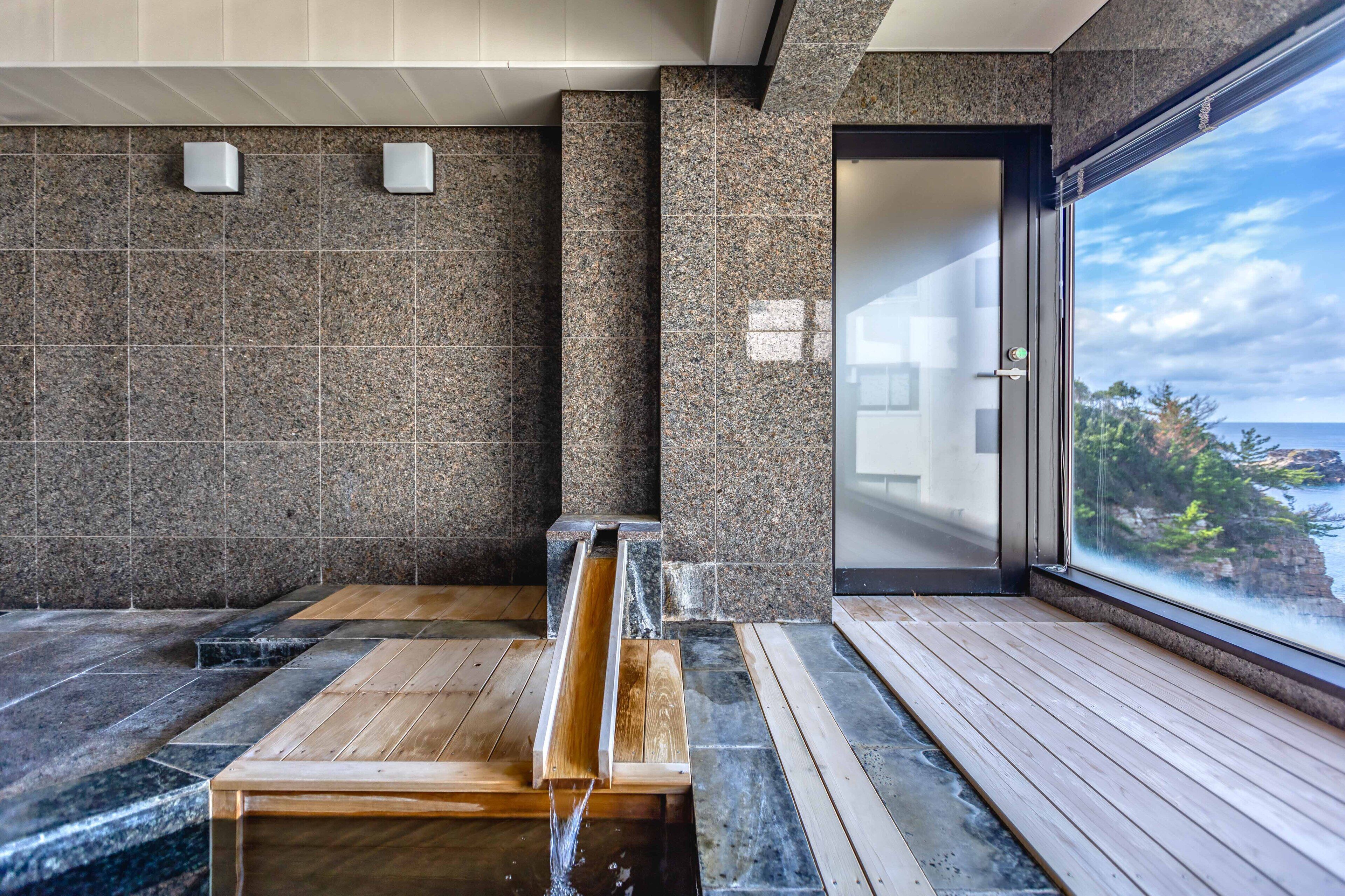 Deluxe Apartment | Bathroom | Slippers