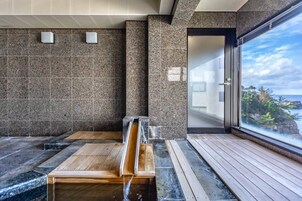 Deluxe Apartment | Bathroom | Slippers