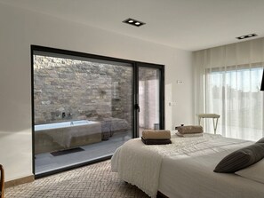 3 bedrooms, iron/ironing board