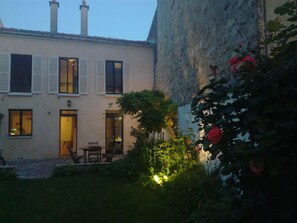 Exterior - Havre de Paix (Montreuil)