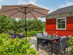 Outdoor dining - "Finwith" - 1.5km from the sea by Interhome (Væggerløse)