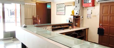 Quầy tiếp tân