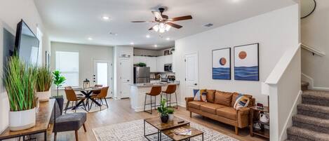 Una Smart TV, una oficina