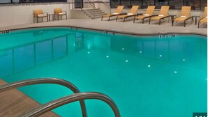 2 outdoor pools