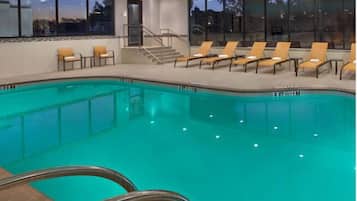 2 outdoor pools