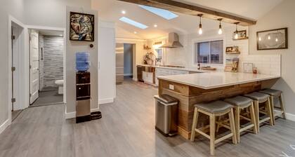 Hidden Gem * 3 Beds Near Golden
