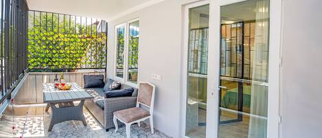 Apartment | Terrace/patio