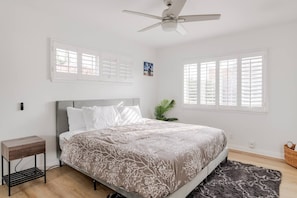 3 bedrooms, iron/ironing board, travel cot, free WiFi - Private Pool Retreat Near Disney Game Room Firepit (Fullerton)