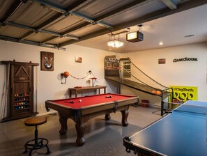 Games room - Private Pool Retreat Near Disney Game Room Firepit (Fullerton)