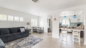 Smart-TV, peis og bordtennis