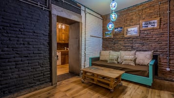 1 bedroom, iron/ironing board, free WiFi