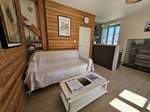 Interior - Appartement en Rez-de-chaussée à la Montagne, Terrasse Privative (Besse-et-Saint-Anastaise)