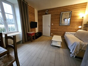 2 bedrooms, travel cot, free WiFi, bed sheets - Appartement en Rez-de-chaussée à la Montagne, Terrasse Privative (Besse-et-Saint-Anastaise)