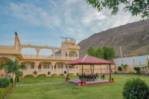 Garden - Akshay valley Hotel & Restro (Udaipur)
