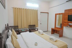 Deluxe Double Room - Akshay valley Hotel & Restro (Udaipur)
