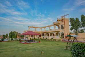 Garden - Akshay valley Hotel & Restro (Udaipur)