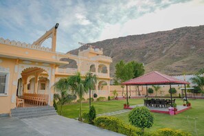 Garden - Akshay valley Hotel & Restro (Udaipur)