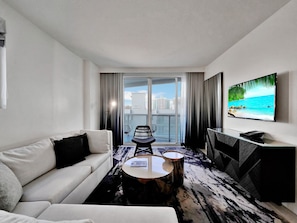 TV - WVR Vacation Residences 602 (Fort Lauderdale)