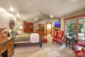 5 bedrooms, iron/ironing board, travel crib, free WiFi