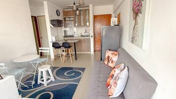 Apartamento exclusivo | 1 dormitorio, escritorio, tabla de planchar con plancha y wifi gratis