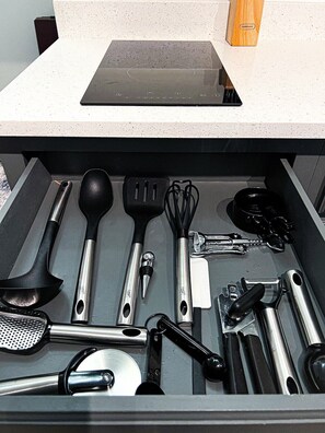 Fridge, microwave, oven, stovetop - Downtown+Art+Music+Cozy Vibes+Min2Beach+Walkable (Corpus Christi)