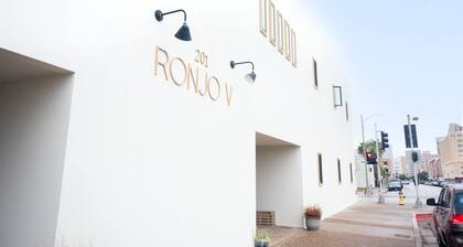 Downtown+Art+Music+Cozy Vibes+Min2Beach+Walkable