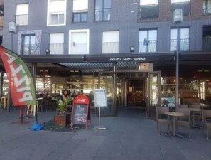 Exterior - Ligne RER C Proche Paris (Asnières-sur-Seine)