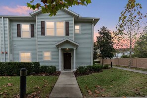 Exterior - Amazing 4bdr house near Disney (Kissimmee)