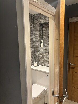 Ferienhaus, Mehrere Betten | Badezimmer | Dusche, Handtücher