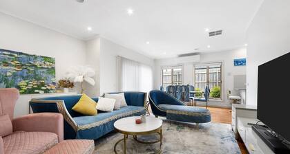 3BR Townhouse 7km to Chadstone